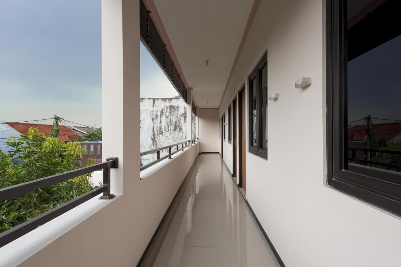 Koolkost Syariah Near Upn Veteran Hotel Medokanayu Екстериор снимка