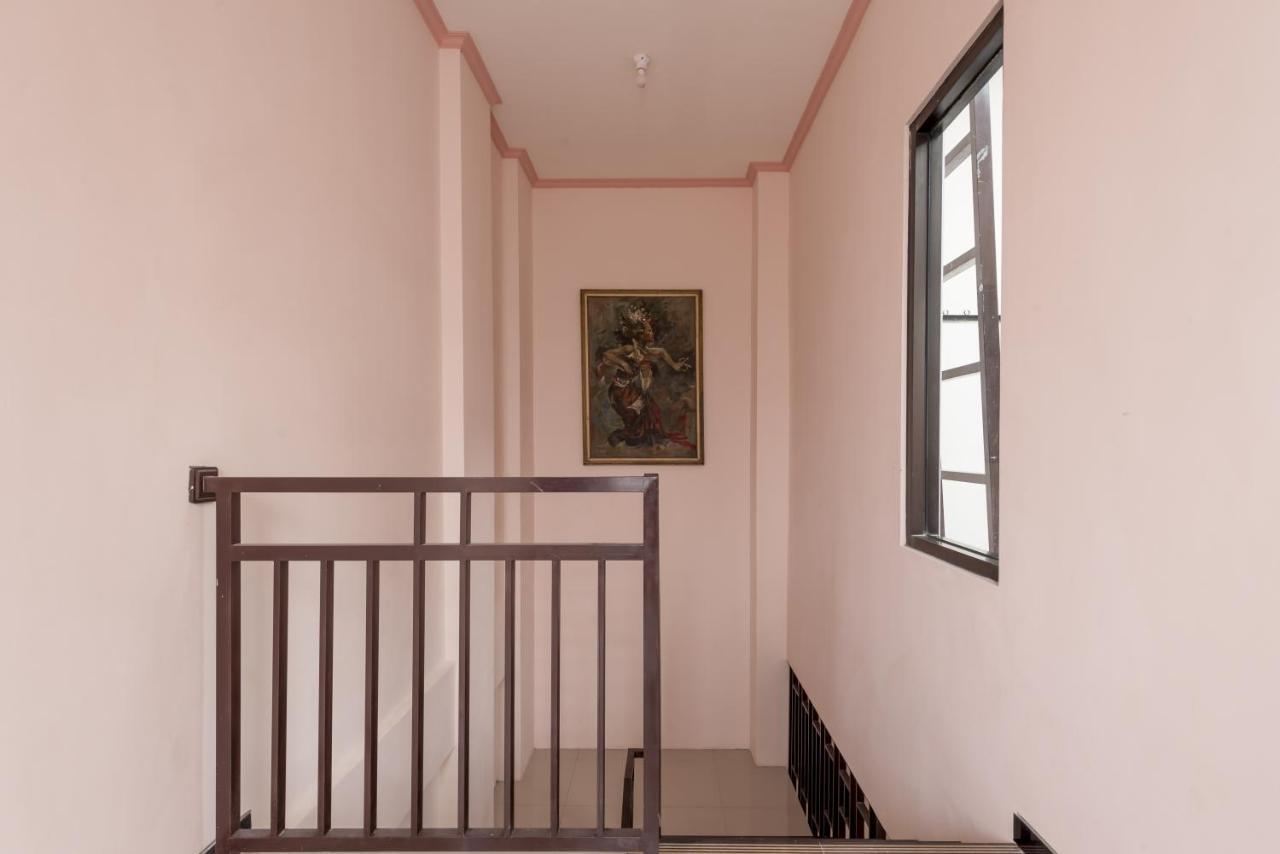Koolkost Syariah Near Upn Veteran Hotel Medokanayu Екстериор снимка