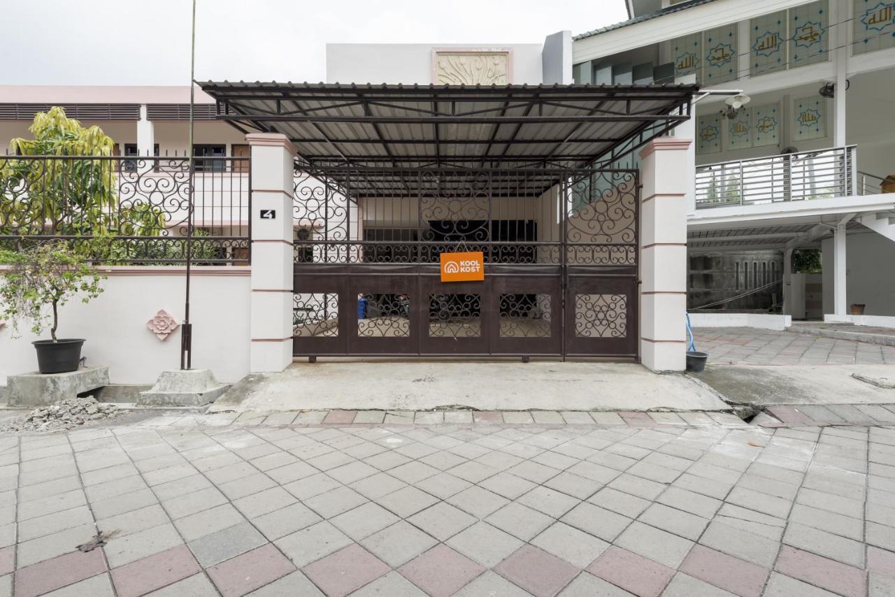 Koolkost Syariah Near Upn Veteran Hotel Medokanayu Екстериор снимка