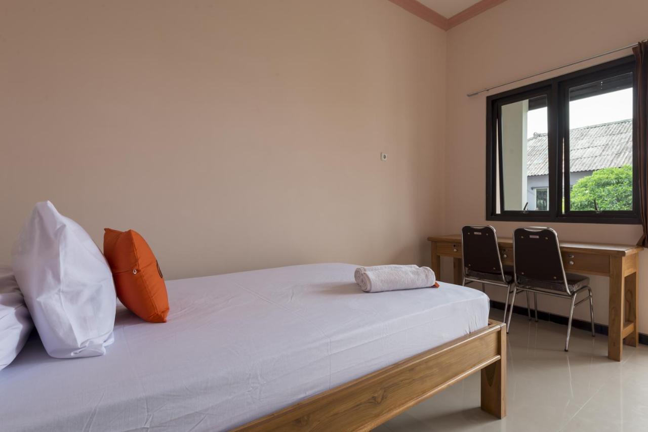 Koolkost Syariah Near Upn Veteran Hotel Medokanayu Екстериор снимка